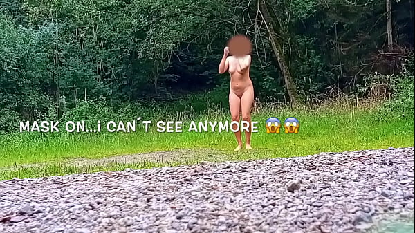 I BLINDFOLDED MYSELF ON A FREQUENTED TRAIL !!!