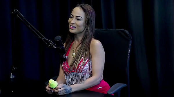 Dá oportunidade para fãs, não grava fetiches nojentos, deu pra um ex, disse suas comidas favoritas, e quem pegaria… – Belinha Baracho (WATCH ON: SHEER/RED)